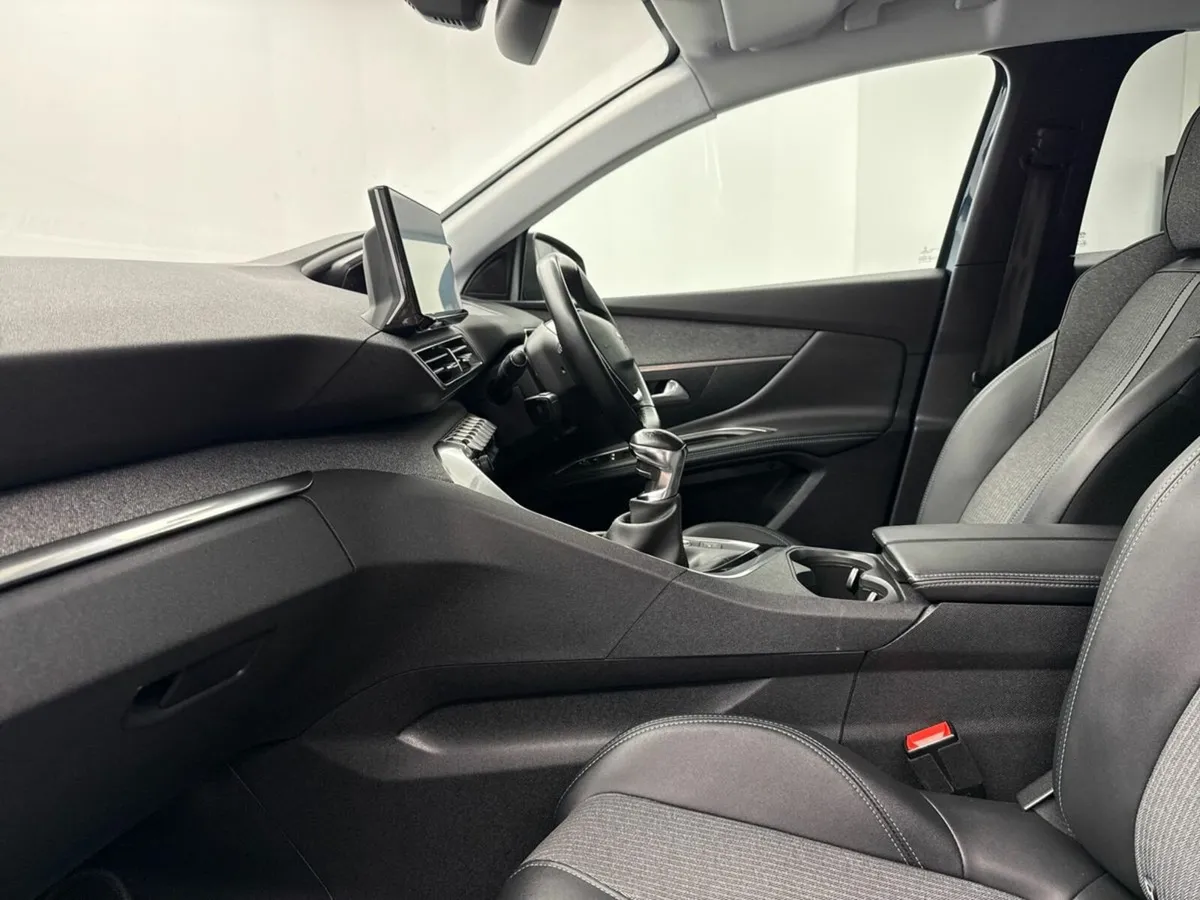 Peugeot 3008 1.5HDi ALLURE *FREE HAMPER* €100 P/W - Image 4