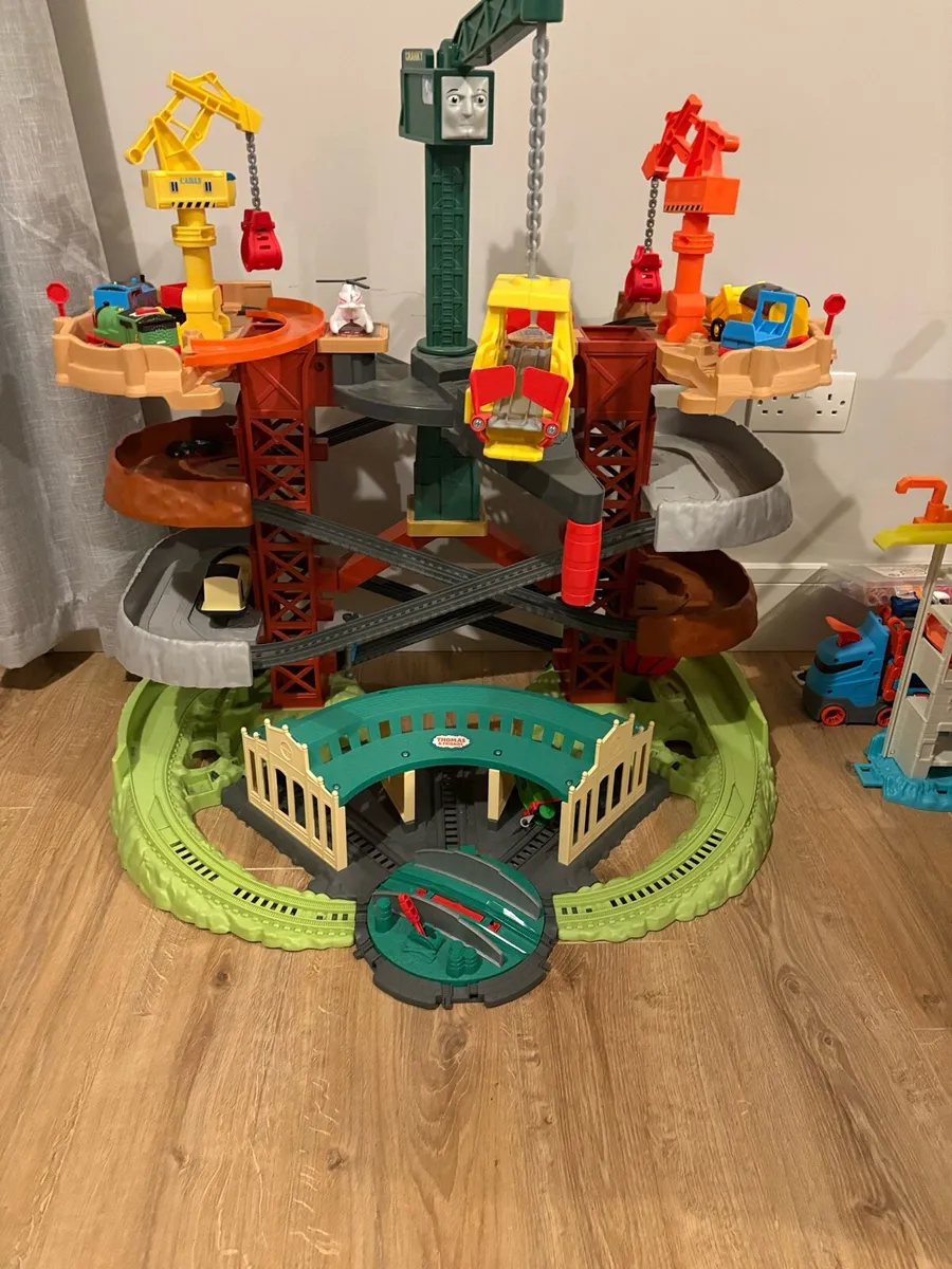 Thomas the Tank set trains and cranes super tower - Image 1