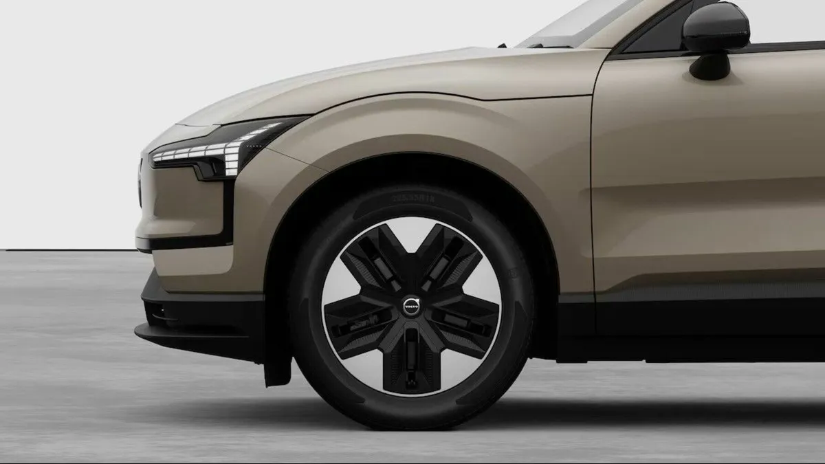 Volvo EX30 CORE 335KMS WLTP RANGE *0% APR* €85 P/W - Image 3