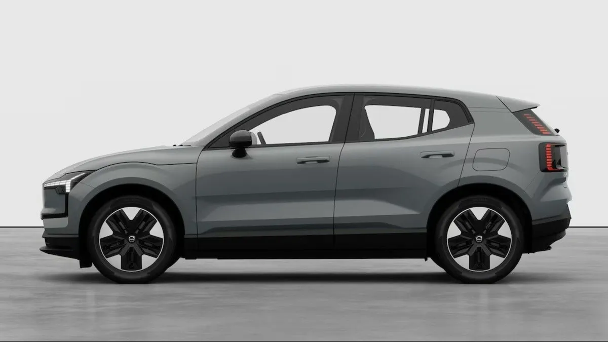 Volvo EX30 CORE LONG RANGE *3.9% APR* €95 P/W ON P - Image 2