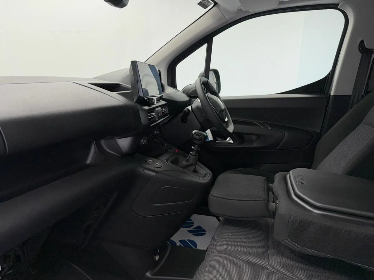 Peugeot Partner 1.5HDI PRO PLUS *5 YEAR WARRANTY* - Image 4