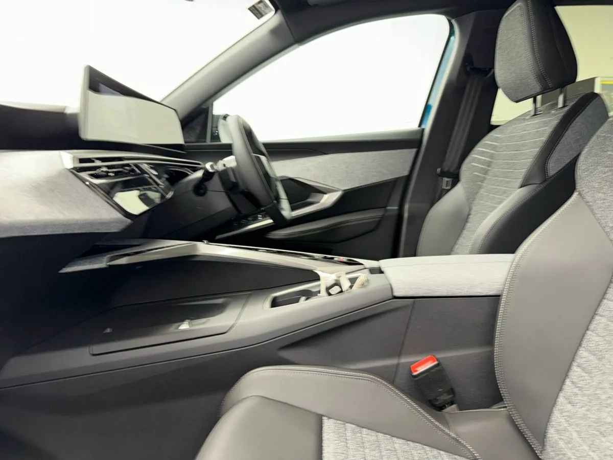 Peugeot 3008 E ALLURE *FREE CHARGER* €95 P/W 3YRS - Image 4