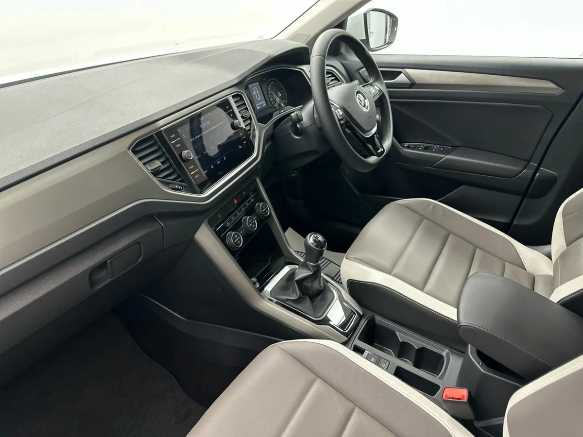 Volkswagen T-Roc 1.0TSI DESIGN *FREE HAMPER* €85 P - Image 4