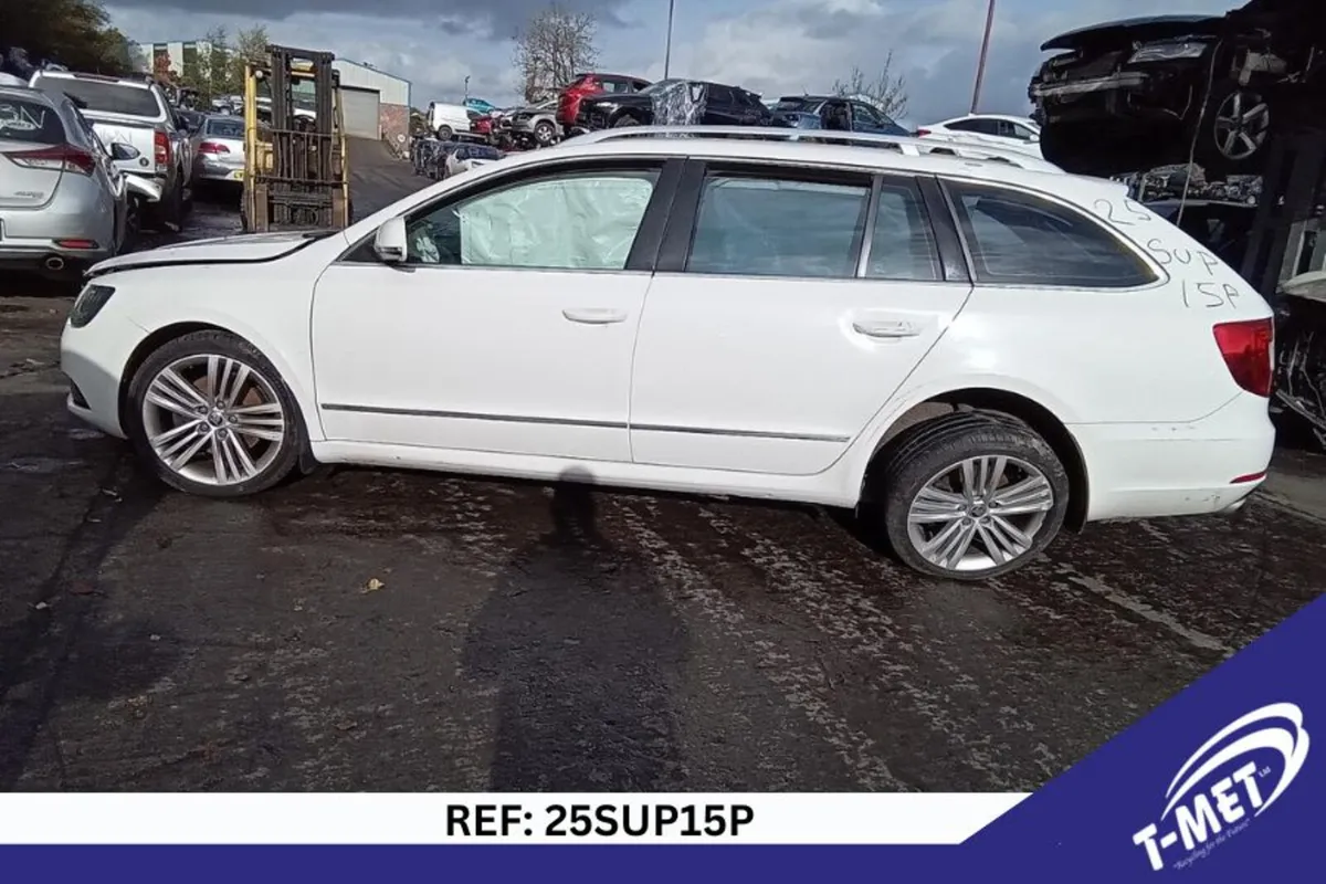 2015 SKODA SUPERB BREAKING FOR PARTS - Image 3