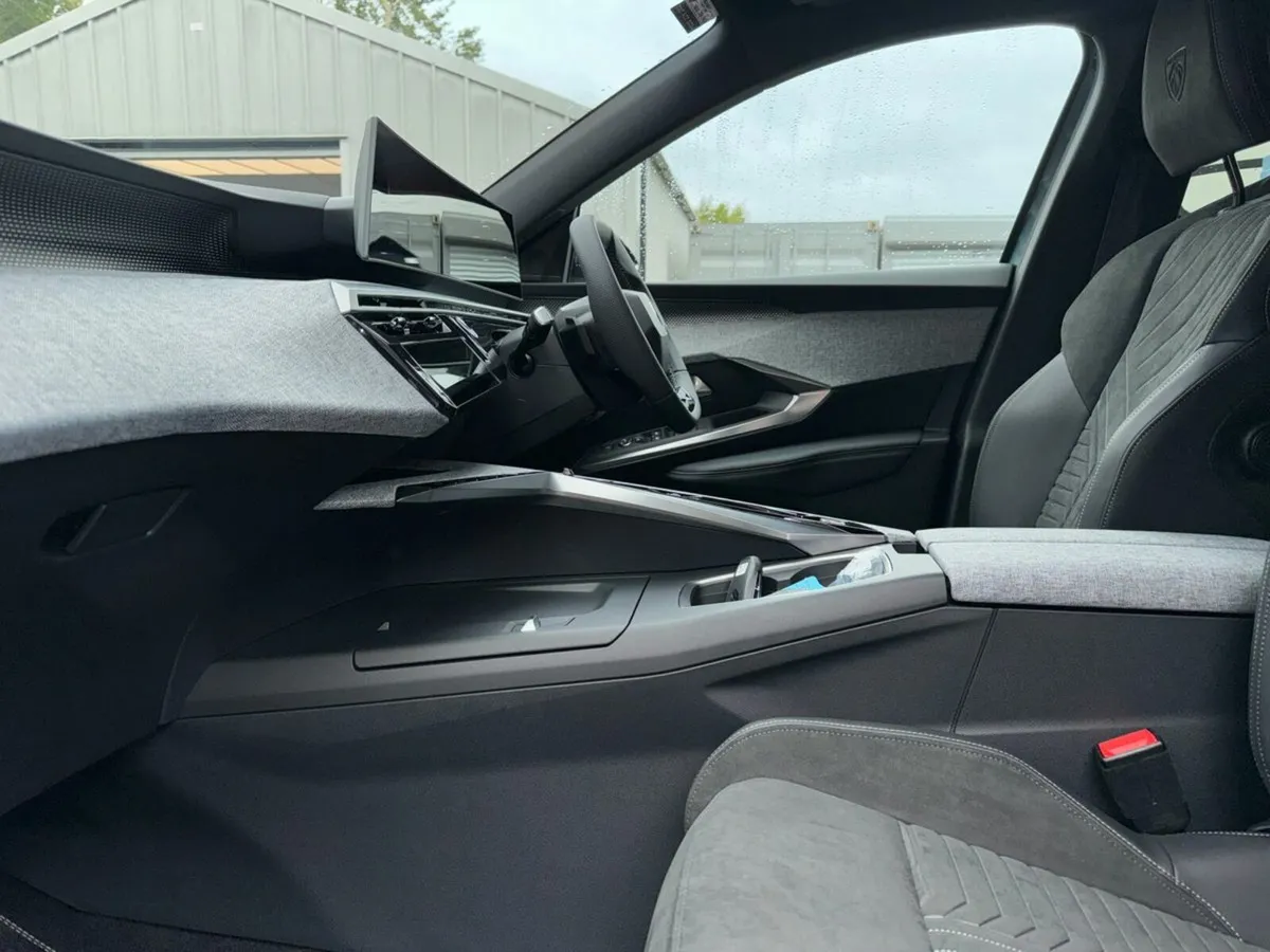 Peugeot 3008 1.2 HYBRID GT EXEC LINE *€500 DUNNES - Image 4