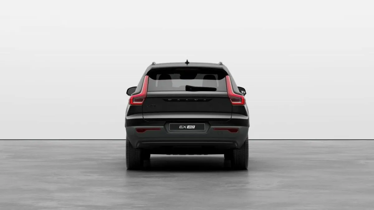 Volvo EX40 BLACK EDITION *466KMS RANGE* €110 P/W O - Image 4