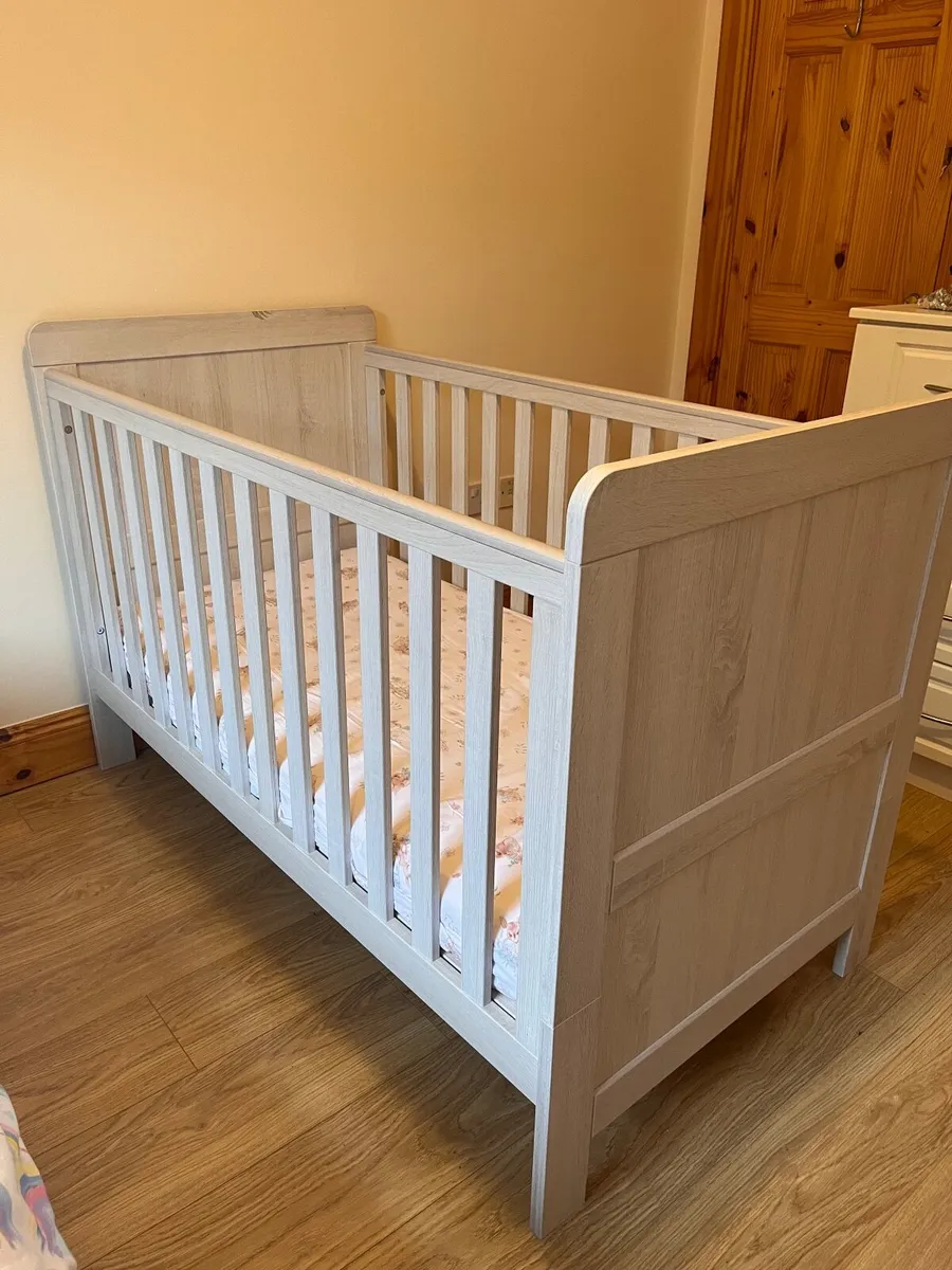 Mamas & Papas Cot and Cotbed - Image 4