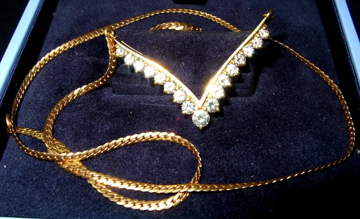 Vintage 18ct Gold & Diamond Necklace - Image 1