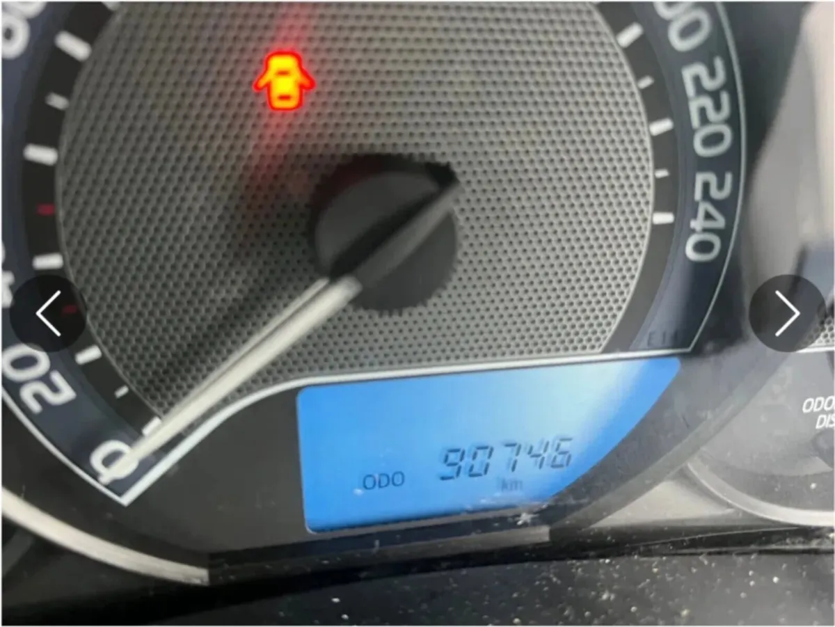 2015 Toyota Corolla 1.4 Petrol only 90 kms - Image 2