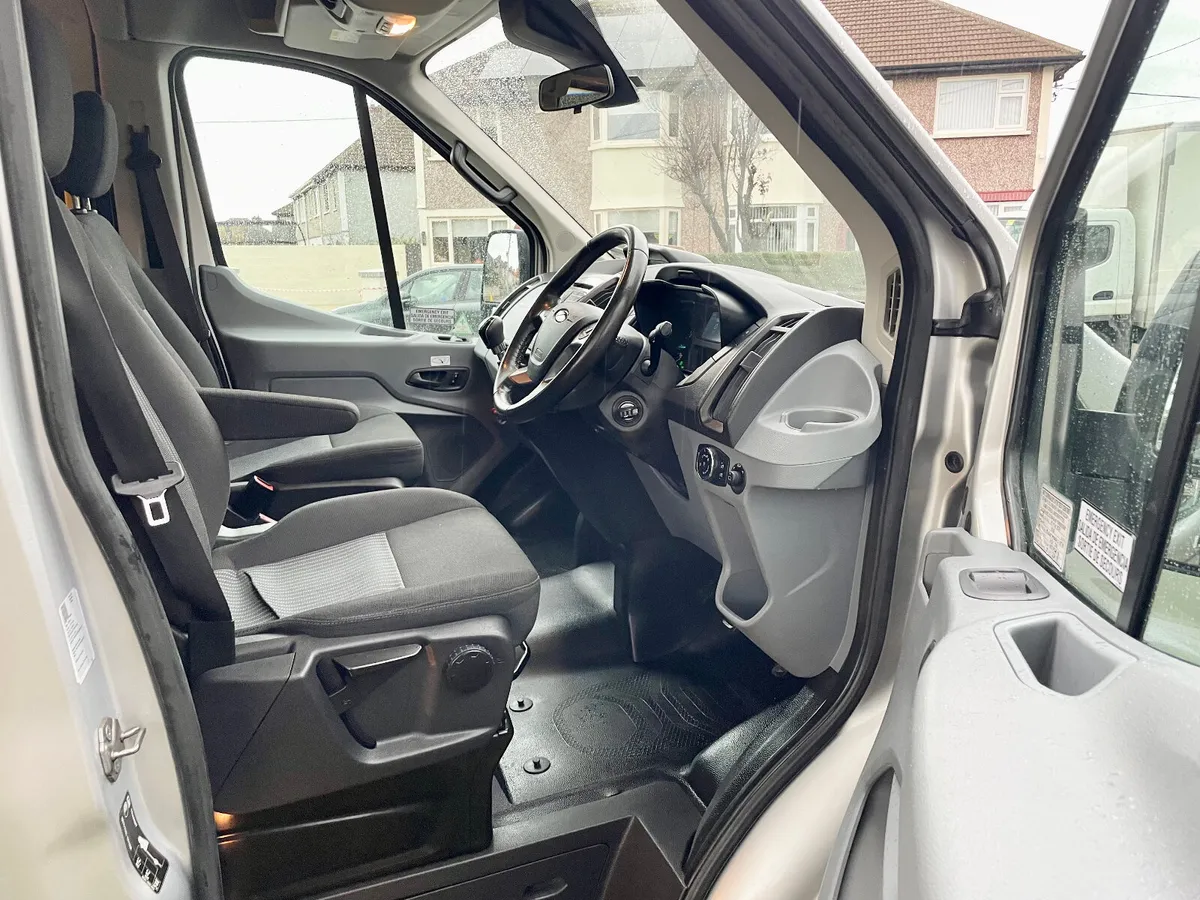 Ford Transit 460 Trend 2.2 TDCI 17 Seat Bus,2018 - Image 4