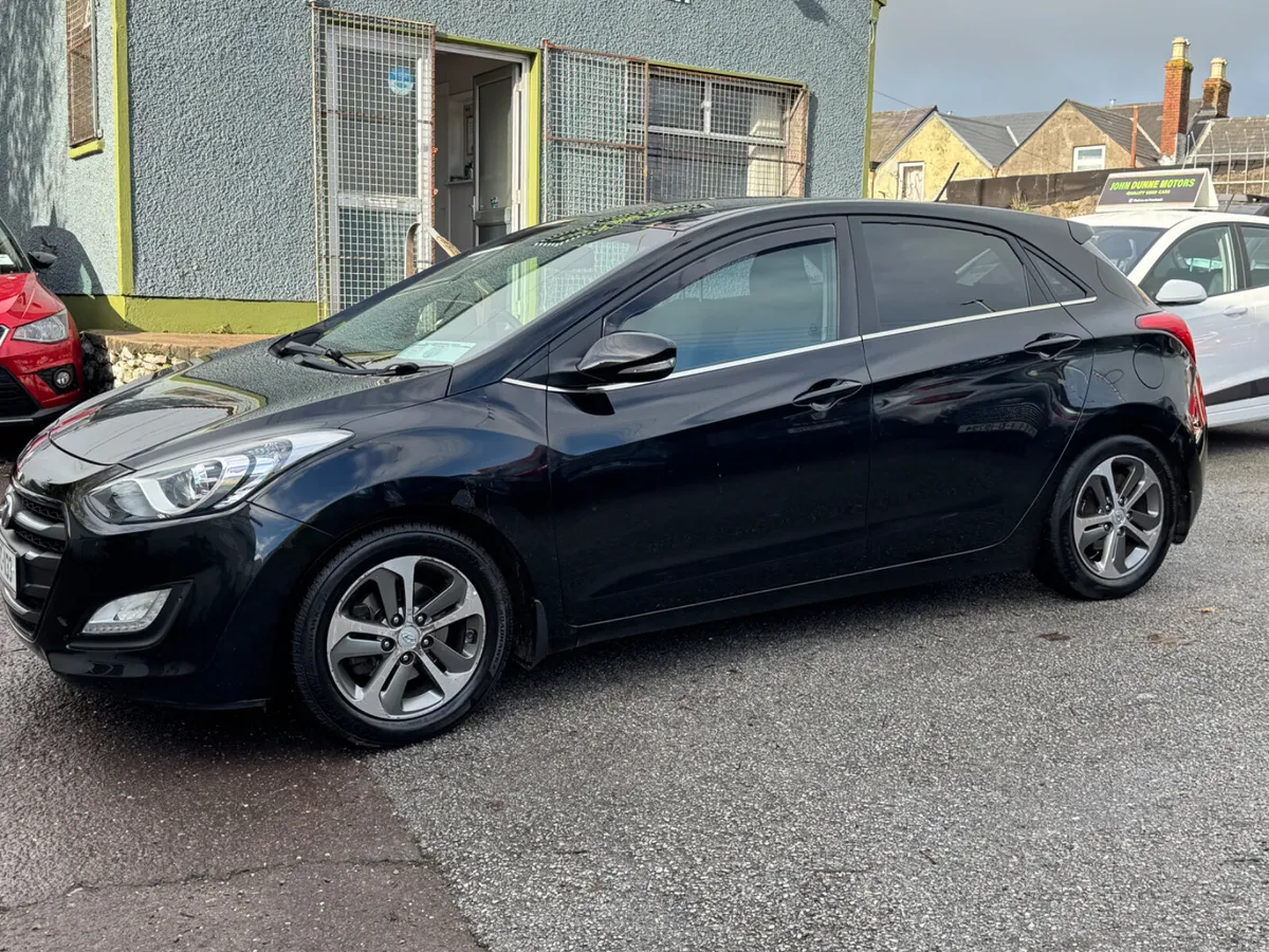 Hyundai i30 low mileage Diesel - Image 2