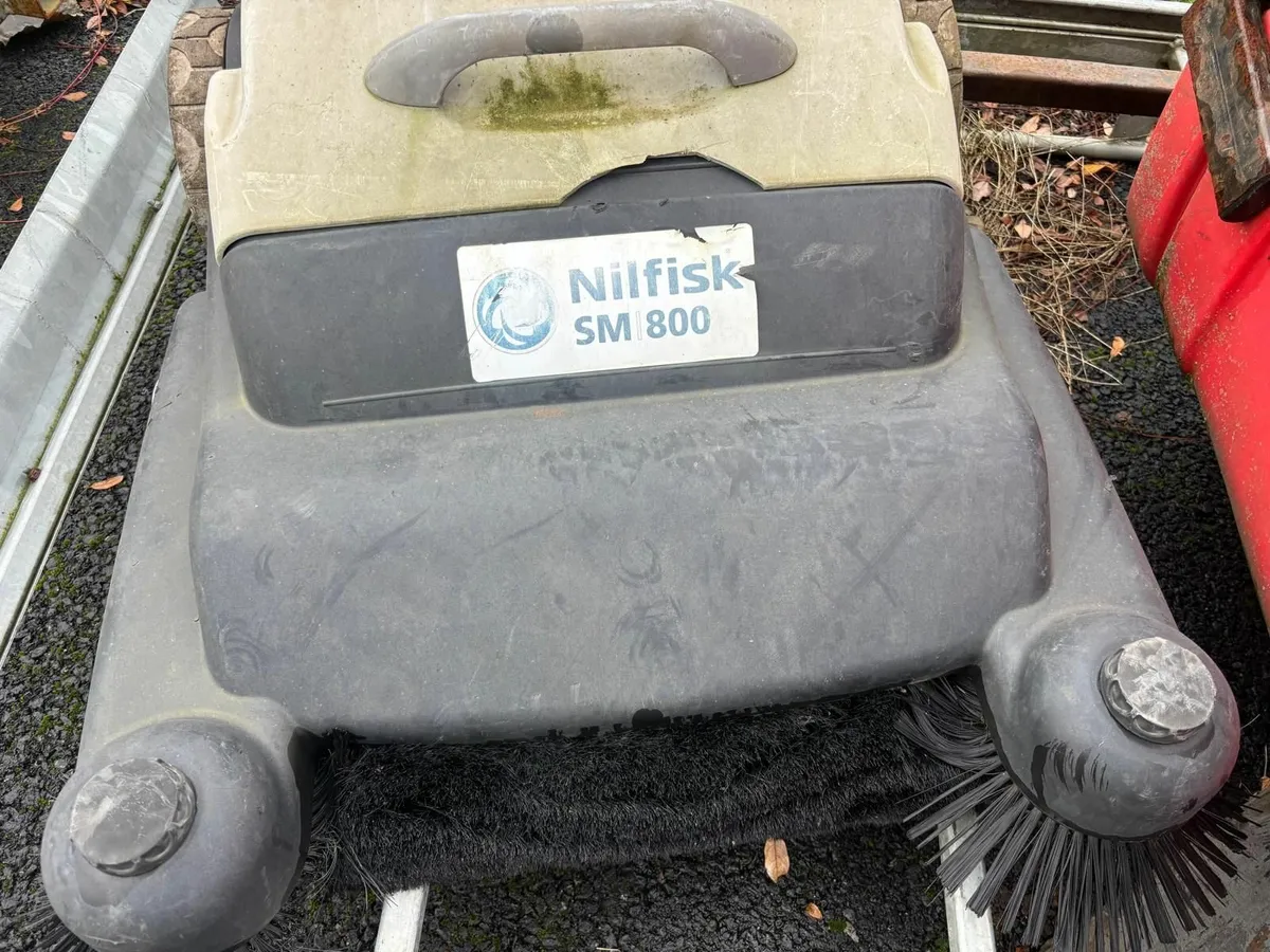 Ride on sweeper, Manual sweeper and roof rack - Image 3