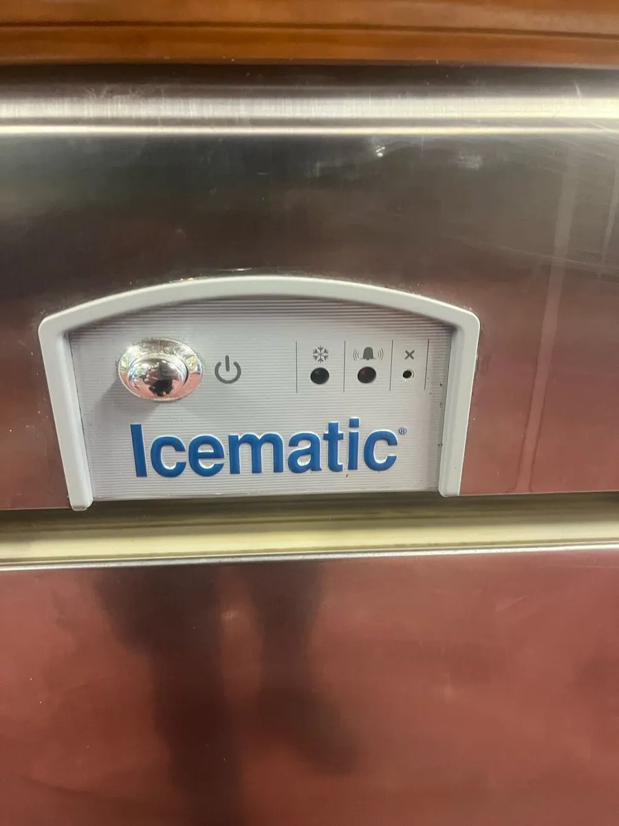 Ice machine - Image 1