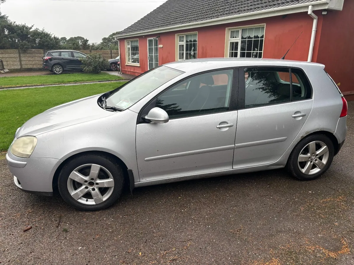 Volkswagen Golf 2007 1.4 petrol - Image 1