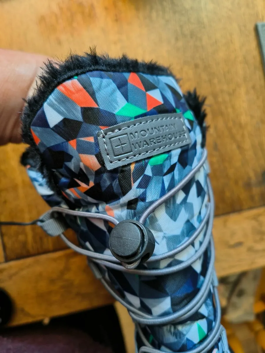 Kids Snow Boots size 2 Mountain Warehouse - Image 2