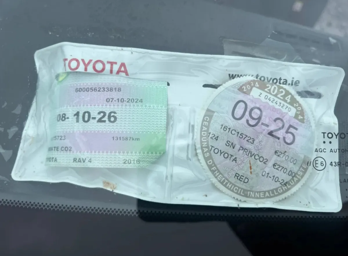 2016 Toyota Rav 4 low milage driving - Image 4