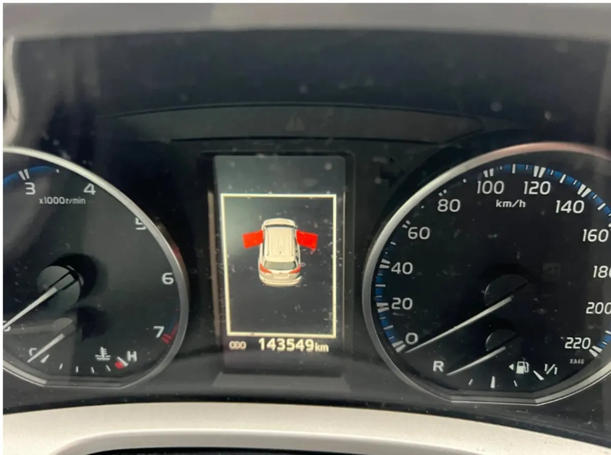 2016 Toyota Rav 4 low milage driving - Image 2