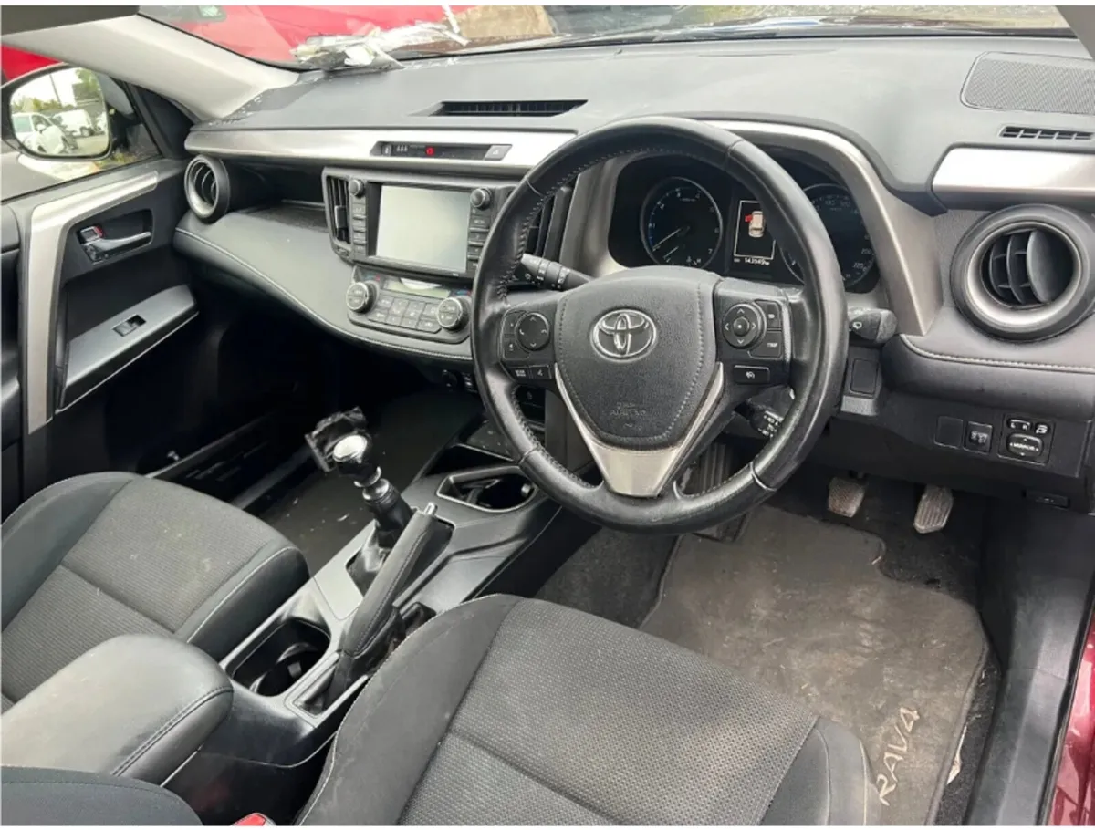 2016 Toyota Rav 4 low milage driving - Image 3