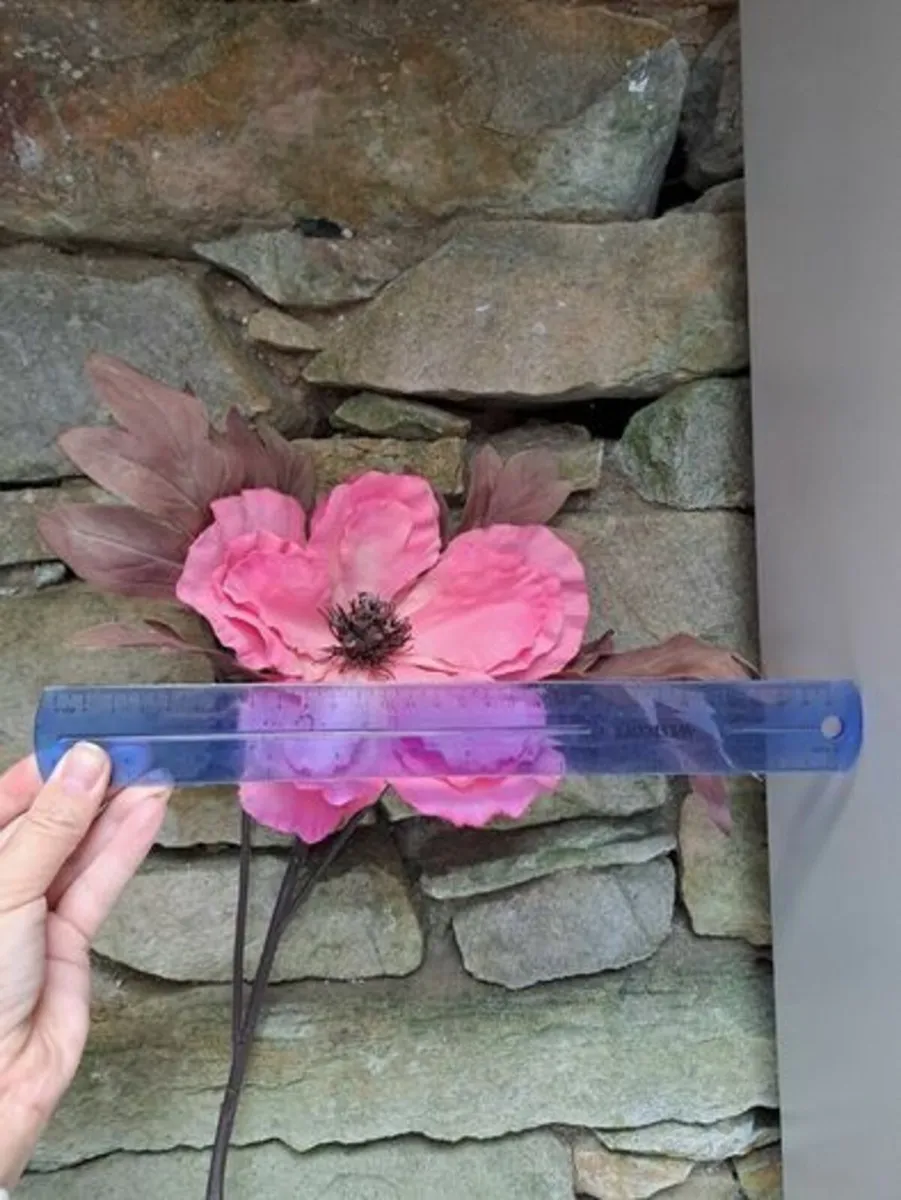 Large brown and pink flower - Image 4