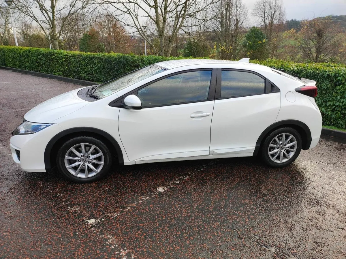 Honda Civic 2016 - Image 2