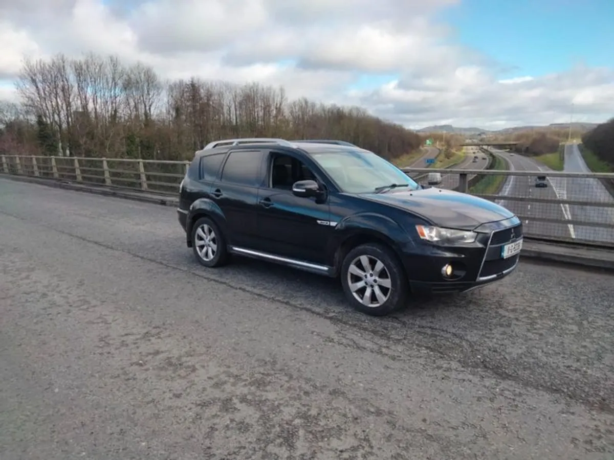 2011 Mitsubishi Outlander 2.2 4wd 7 Seater - Image 3