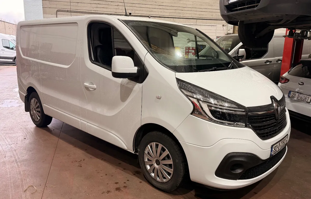 192 Renault Trafic 2.0 Litre 42,000Km - Image 1