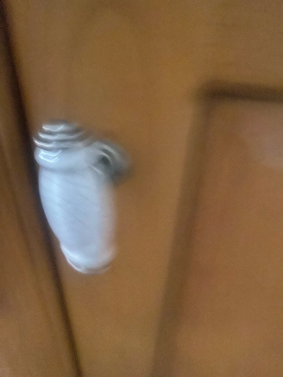 Kitchen door handles and drawer handles - Image 3