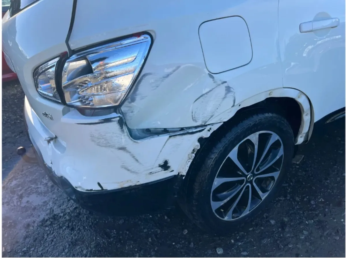 2014 Nissan Qashqai+2 N-TEC 4X4 Driving - Image 4