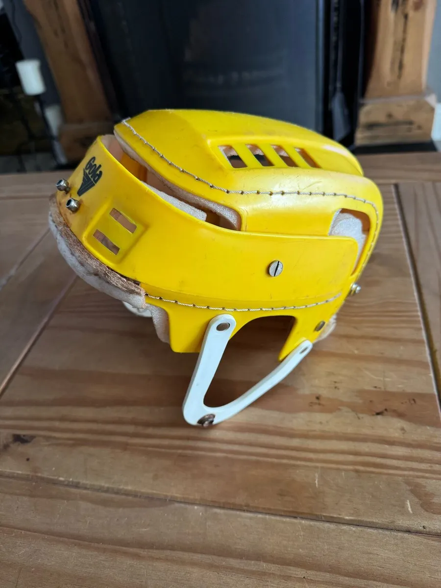 Gola Hurling helmet - Image 2