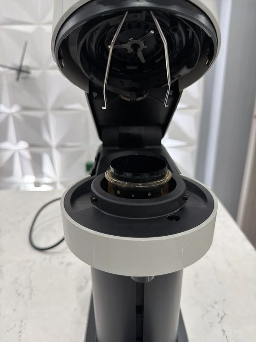 Nespresso Vertuo machine - Image 3