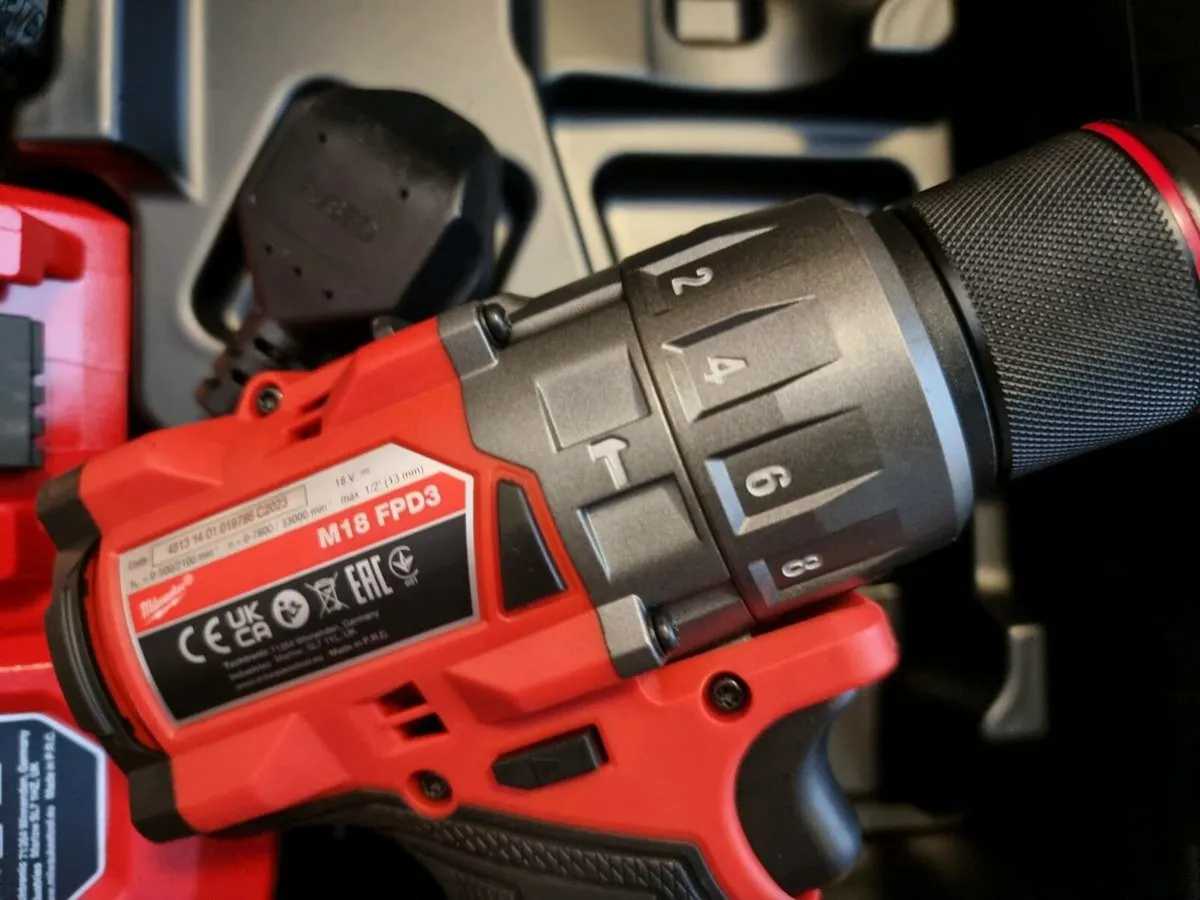 Milwaukee M18FPD3 Fuel Gen4 Combi Drill Kit - Image 3