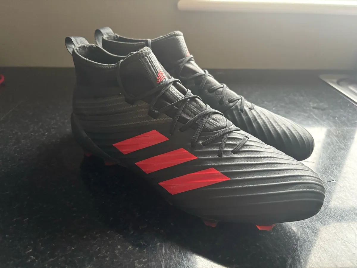 Football boots - Image 1