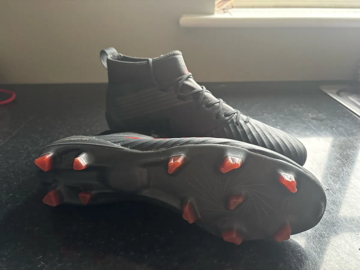 Football boots - Image 4