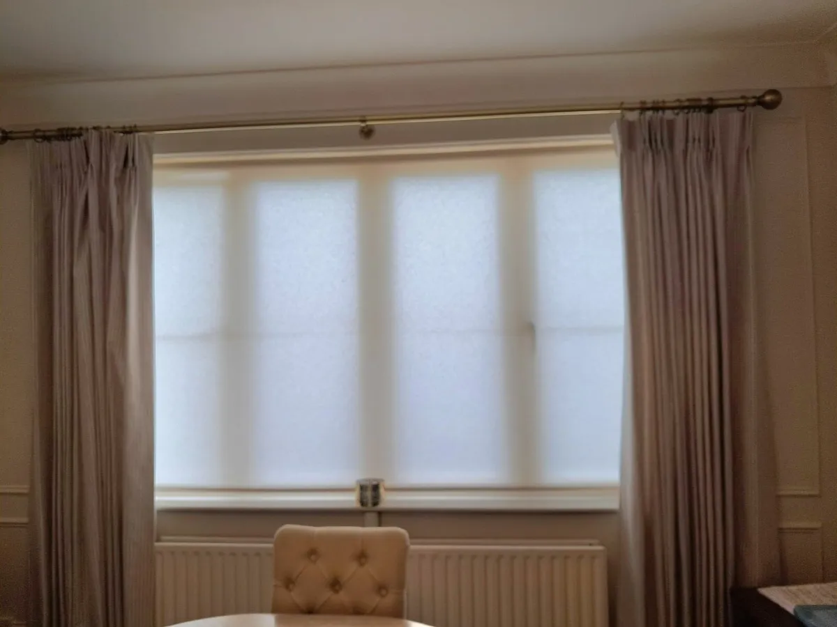 Curtains - Image 4