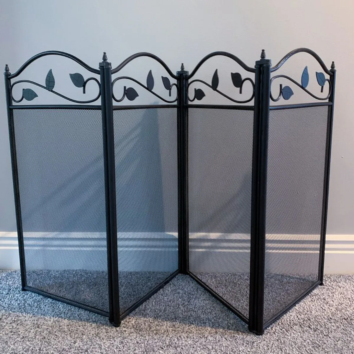 ornate fire guard - Image 1