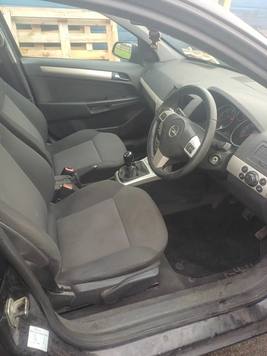 Opel Astra 2008 - Image 4