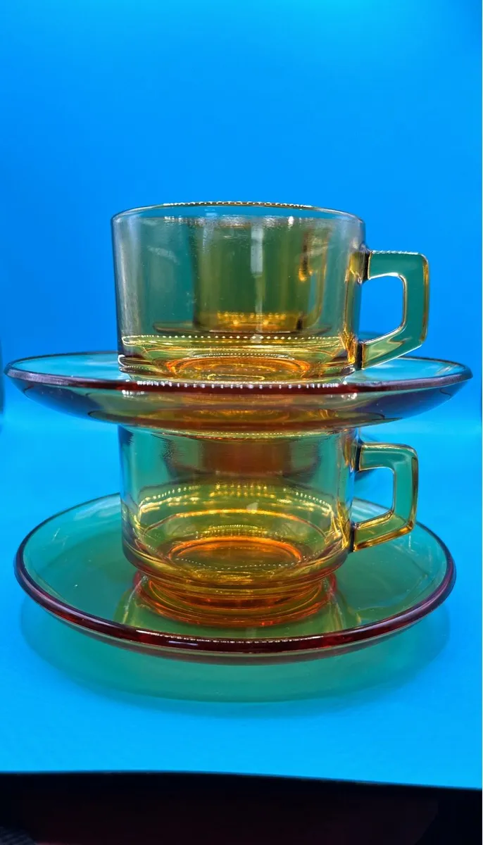 Vintage 1970s amber coffee cups and saucers - Image 2