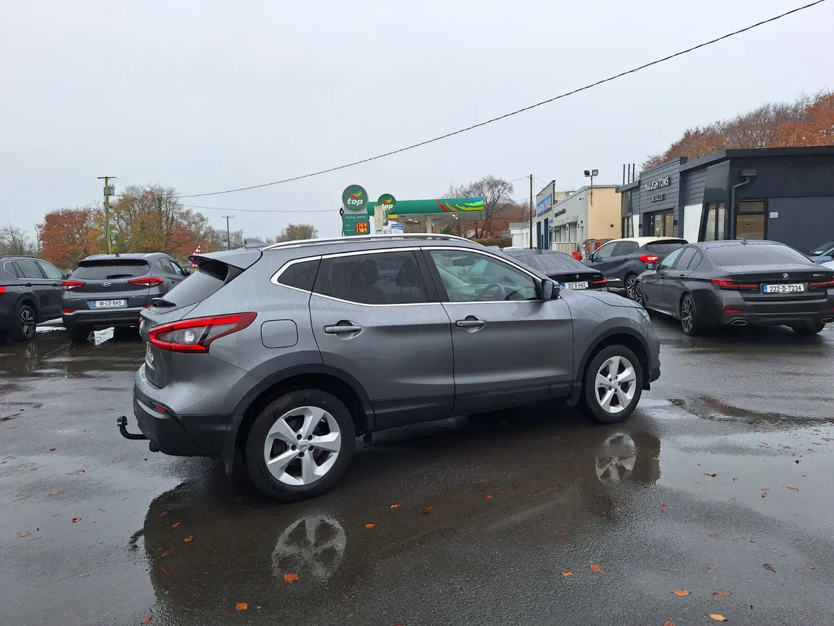 Nissan Qashqai 1.5 SV *High Spec/Pan Roof/Camera - Image 3