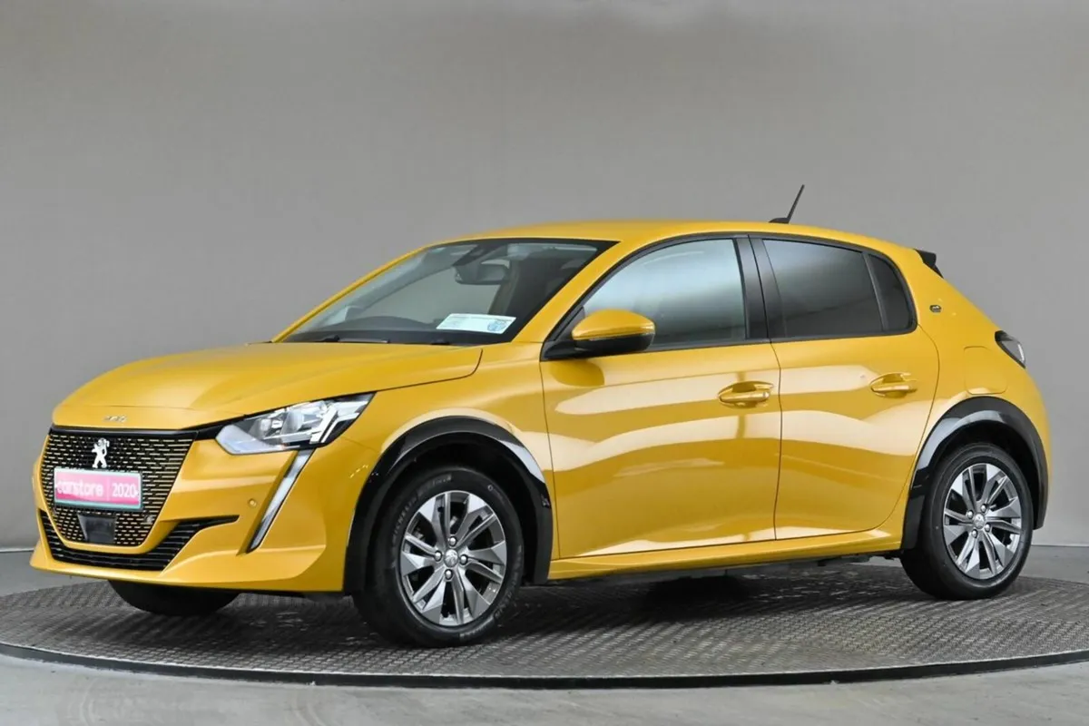 Peugeot 208 E-ALLURE 100KW 136BHP - Image 4