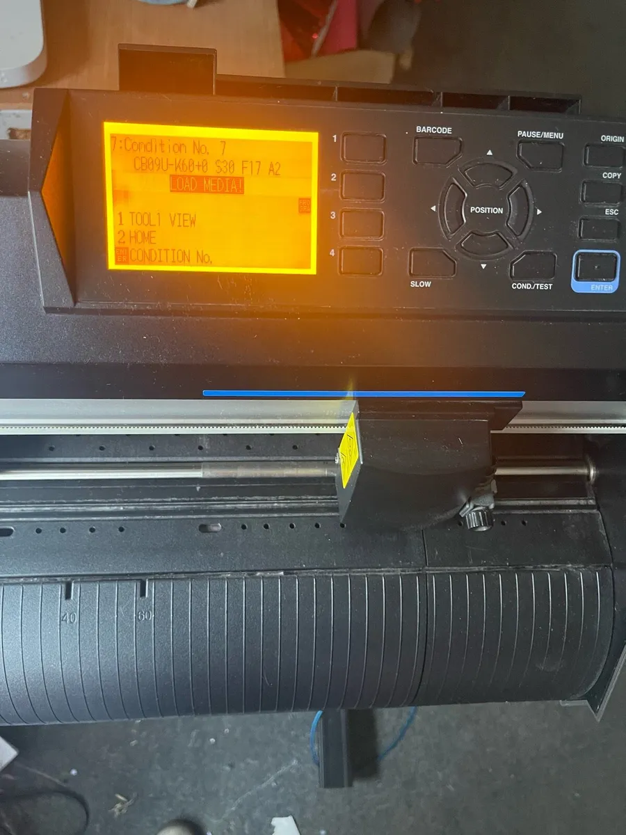 Graphtec ce 700-60 vinyl cutter - Image 1