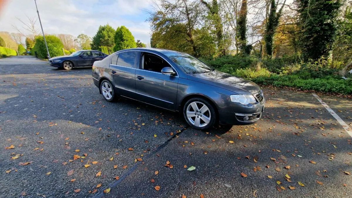 VOLKSWAGEN PASSAT - Image 1