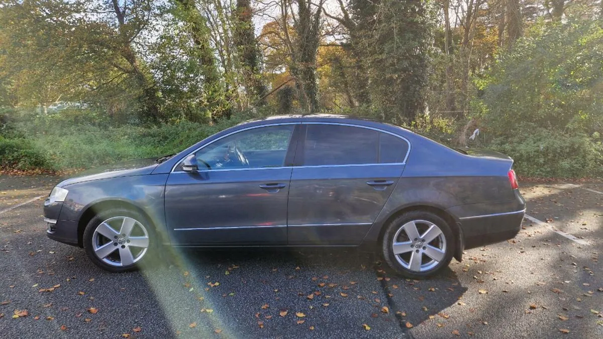 VOLKSWAGEN PASSAT - Image 4
