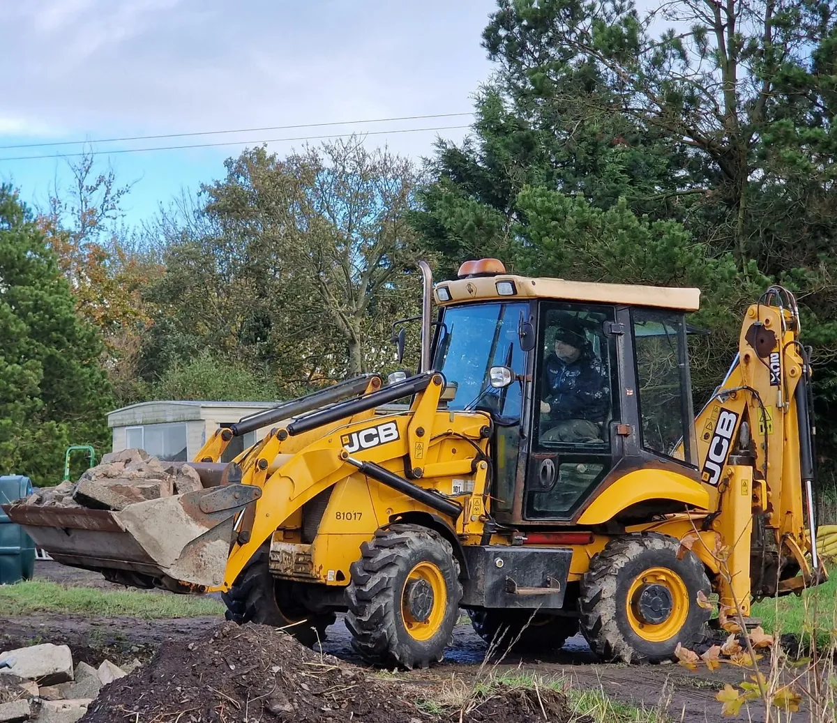 JCB 2CX Streemaster Backhoe Loader Breaker - Image 1