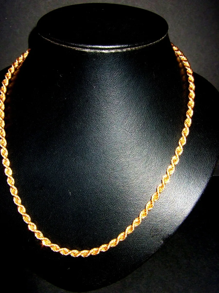Vintage Hallmarked Substantial 9ct Gold Chain 20" - Image 1