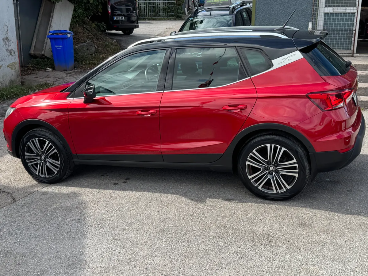 SEAT Arona High spec petrol car - Image 4