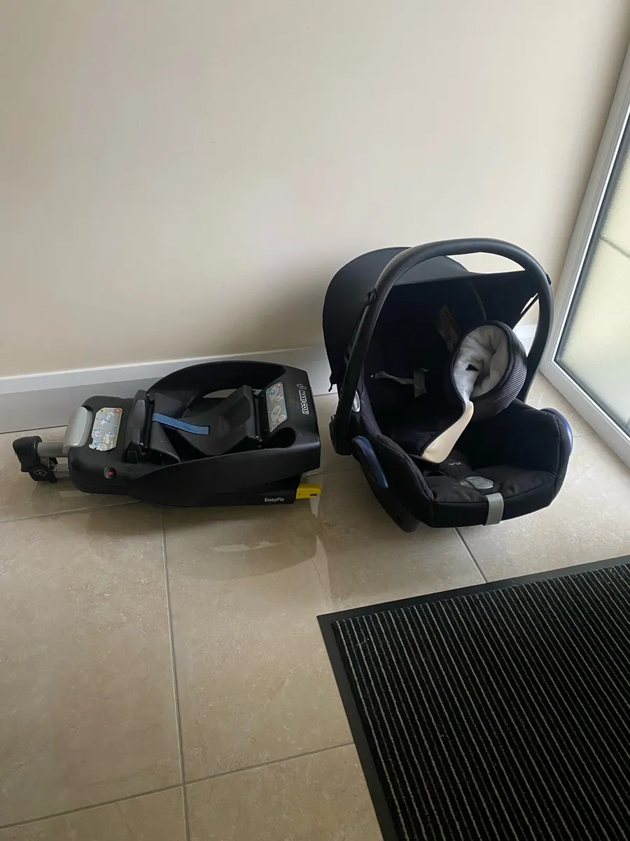 Car seat - Image 1