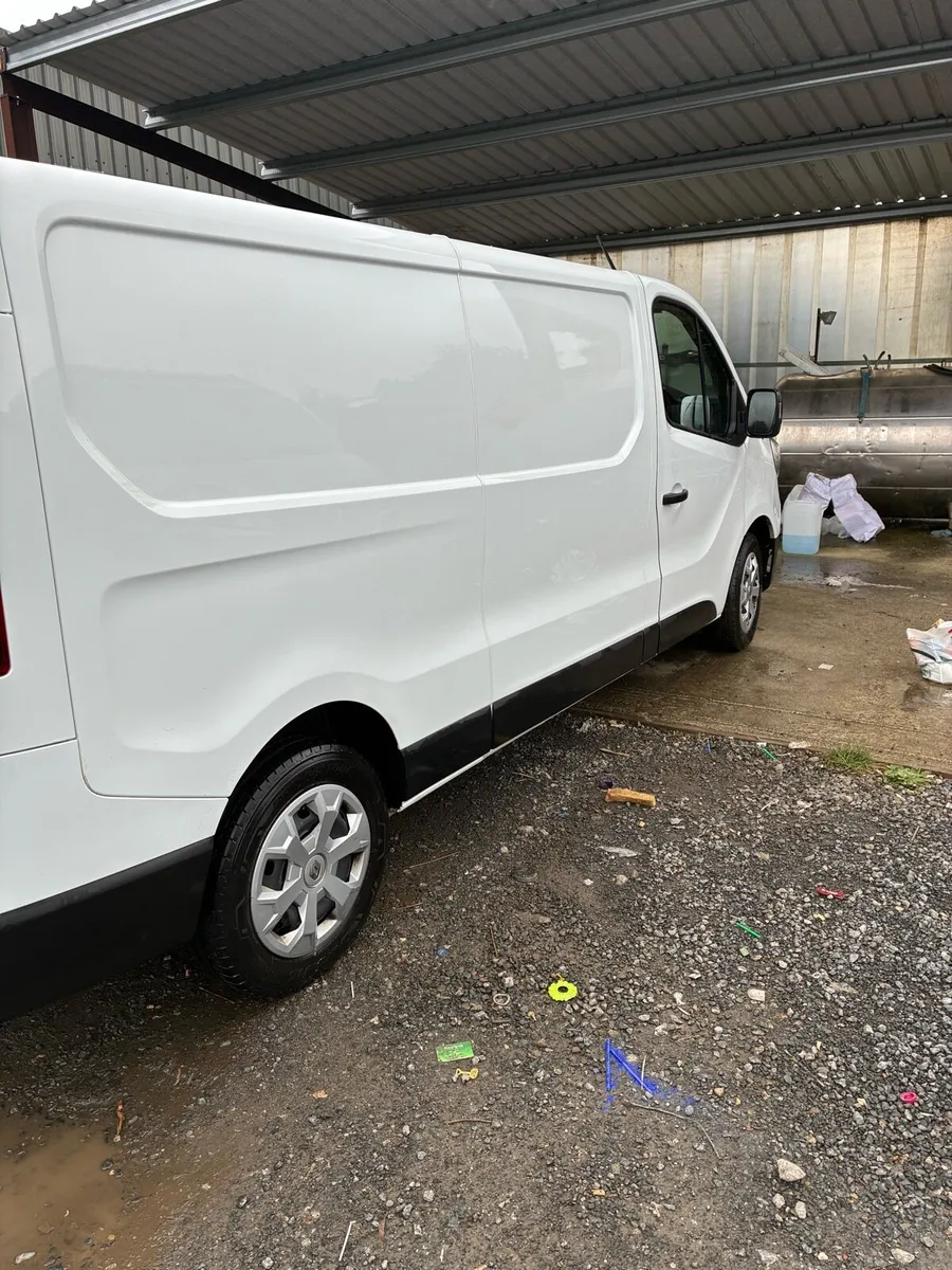 Renault traffic - Image 3