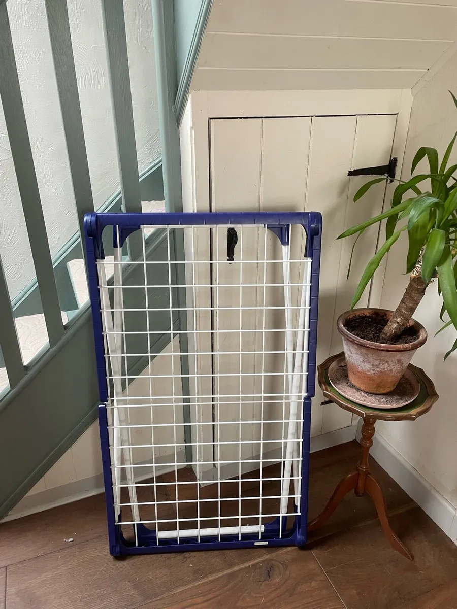 Clothes Line - Image 3