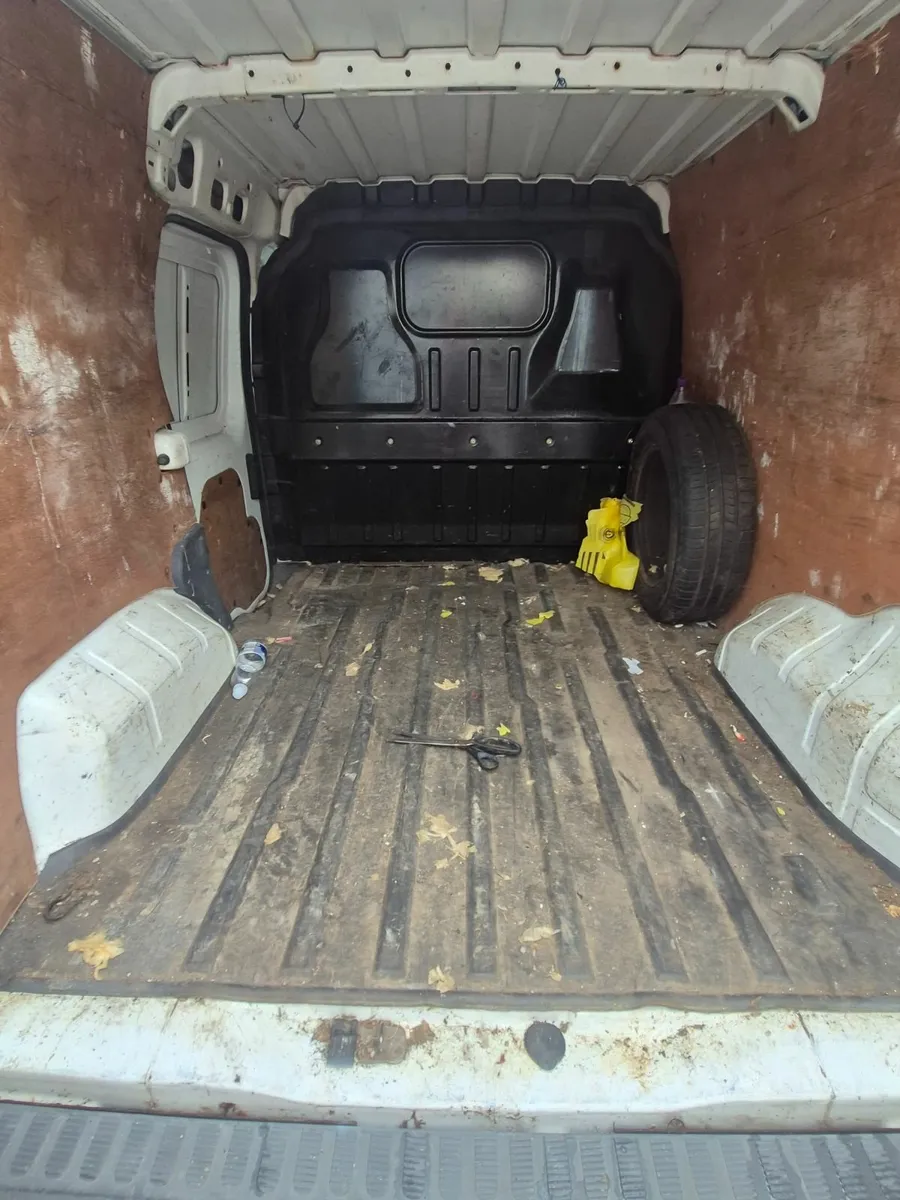 Ford Transit 2007 - Image 2