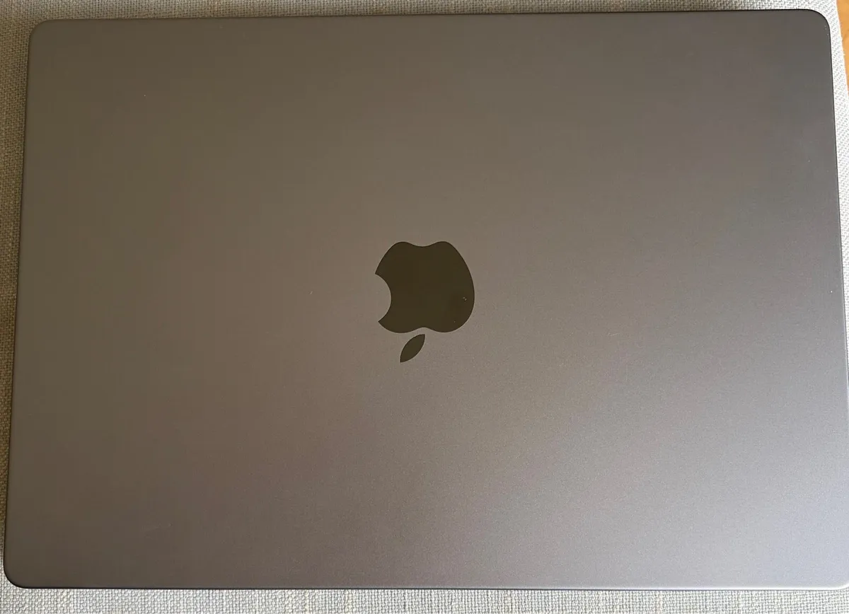 MacBook Pro 14’ M1, 16 GB RAM,500 GB SSD - Image 2